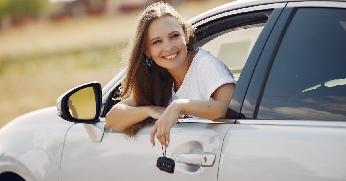 Differences Between Manual and Automatic Driving Lessons