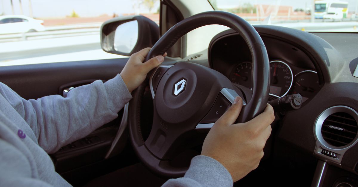 Top Tips for Smooth Gear Changes During Manual Driving